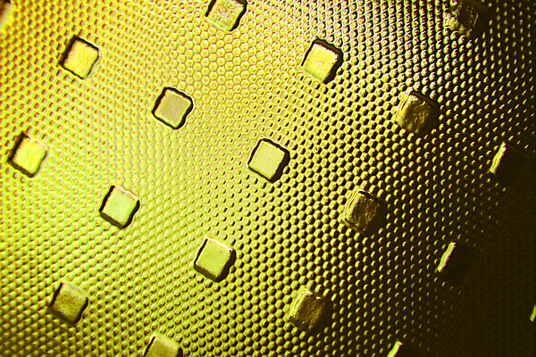 포토 JPG 해외이미지 접시 디자인 백그라운드 패턴 창문 유리 표면 추상 경사 사람없음 장식 빛 반사 노란색 금속 사각형 활발 거친 질감 기하학 직사각형 강렬 엘리먼트 울퉁불퉁 해외포토 도형 식기 컬러 컨셉 무늬 재질 파일형식 이미지허브