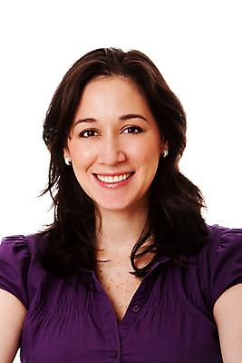 포토 JPG 해외이미지 백인 여자 행복 얼굴 비즈니스 갈색머리 한명 미소 성인 뷰티 머리 보라색 흰색 표현 히스패닉 해외포토 서양인 1 헤어스타일 감정 컬러 표정 사람 신체부위 파일형식 이미지허브