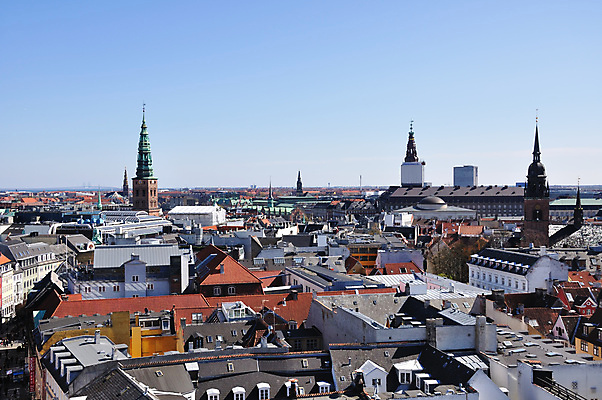 포토 JPG 해외이미지 유럽 여행 건축양식 하늘 벽돌 거리 주택 덴마크 사람없음 건물 교회 여행객 맑음 도시 역사 타운 첨탑 구시가지 스칸디나비아 코펜하겐 해외포토 건축물 건축 나라 종교건축 날씨 북유럽 사람 탑 파일형식 이미지허브