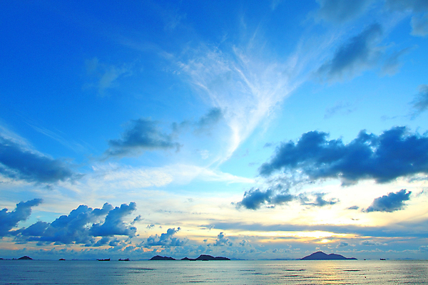 포토 JPG 해외이미지 선 파도 바다 여행 백그라운드 패턴 자연 벽지 하늘 추상 휴식 파노라마 사람없음 야외 물 파란색 태양 뷰티 반사 환경 중국 젖음 추위 광선 만 투명 장면 천국 홍콩 내추럴 터키석 수평선 해외포토 자연요소 아시아 컬러 컨셉 무늬 촬영기법 보석 생태계 파일형식 이미지허브