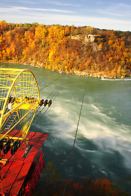 포토 JPG 해외이미지 나무 호수 여행 캐나다 모션 자동차 자연 휴가 휴식 안테나 매달리기 사람 사람없음 빨간색 초록색 물 파란색 강 여행객 골짜기 맑음 폭포 흐름 회오리 위험 항공 나이아가라 철강 해외포토 자연요소 식물 육상교통 컬러 컨셉 북아메리카 통신 날씨 미국 생태계 파일형식 이미지허브