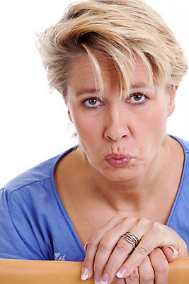 포토 JPG 해외이미지 백인 여자 짧은머리 한명 금발 흰배경 해외포토 서양인 1 헤어스타일 백그라운드 사람 흰색 파일형식 이미지허브