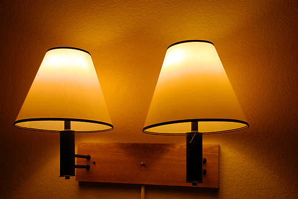 포토 JPG 해외이미지 디자인 주택 실내 사람없음 내부 장식 빛 노란색 희망 램프 백열등 빛망울 광 텅스텐 해외포토 감정 컬러 조명 건물 원소 파일형식 이미지허브