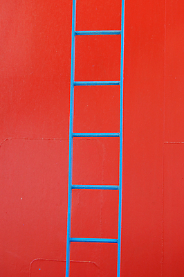 포토 JPG 해외이미지 모양 디자인 산업 선 백그라운드 패턴 사다리 표면 추상 사람없음 빨간색 파란색 계단 금속 페인트 줄무늬 장비 그리기 보트 탈출 철 묘사 질감 기하학 단계 대칭 철강 미니멀 해외포토 컬러 컨셉 무늬 배_교통 모션 재질 도구 파일형식 이미지허브