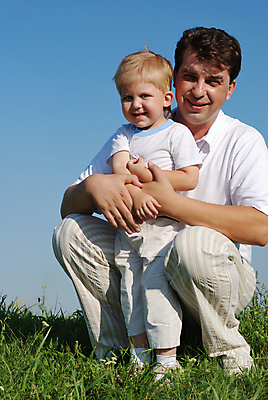 포토 JPG 해외이미지 라이프스타일 공원 행복 아들 얼굴 어린이 2 가족 하늘 건강 사랑 미소 사람 소년 초원 성인 두명 여름 파란색 햇빛 우정 기쁨 터치 흰색 자녀 아빠 걸음마 해외포토 계절 공공시설 남자 감정 컬러 관계 모션 표정 생활 신체부위 친구 태양 파일형식 이미지허브