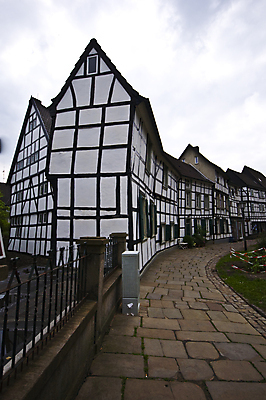 포토 JPG 해외이미지 전통 유럽 건축양식 프레임 독일 사람없음 건물 중세 역사 타운 수목 옛날 해외포토 건축물 건축 나라 도시 파일형식 이미지허브