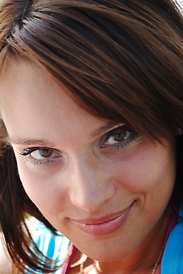 포토 JPG 해외이미지 백인 모델 라이프스타일 응시 여자 행복 얼굴 상상 자연 건강 한명 미소 사람 소녀 성인 야외 뷰티 갈색 유행 화장품 기쁨 화려 우아함 입술 지능 천진난만 스타일 유일 완전 해외포토 서양인 1 시선 감정 어린이 컬러 컨셉 표정 생활 신체부위 생태계 파일형식 이미지허브