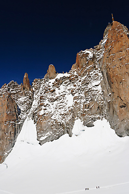 포토 JPG 해외이미지 구름 유럽 스포츠 여행 겨울 하늘 산 파노라마 풍경 사람없음 세로 여름 뷰티 계곡 얼음 이탈리아 등산 하이킹 추위 프랑스 흰색 정상 오두막 고도 산등성이 빙하 알프스 암초 프랑스어 절정 하이커 해외포토 자연요소 문자 계절 나라 컬러 레저 촬영기법 트래킹 파일형식 이미지허브