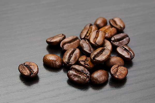 포토 JPG 해외이미지 그릇 접시 음료 음식 탁자 휴식 콩 옥수수 사람없음 식당 검은색 기구 뜨거움 액체 맛 굽기 책상 향기 아로마 브라질 에스프레소 다과 모카 백자 카페인 맛있는 해외포토 식기 커피 컬러 가구 컨셉 디저트 곡류 상점 도자기 남아메리카 구이 냄새 파일형식 이미지허브