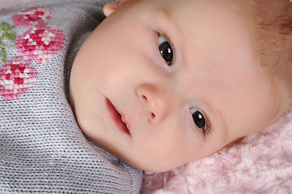 포토 JPG 해외이미지 백인 모델 여자 딸 여유 어린이 분홍색 장신구 휴식 새로움 실내 건강 한명 웃음 안전 사람 평화 흰색 아기 신생아 신선 잠 달콤 작음 니트 솜털 거짓말 저지 특징 해외포토 서양인 1 감정 컬러 컨셉 상의 가족 표정 내부 맛 크기 파일형식 이미지허브