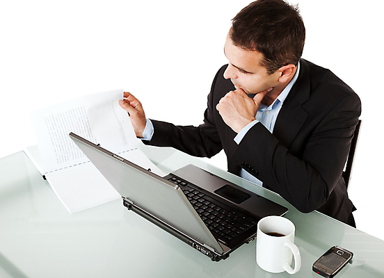 포토 JPG 해외이미지 남자 커피 생각 비즈니스 통신 한명 컵 노트북 스마트폰 독서 업무 작업 비즈니스맨 무선전화기 계약 경영자 바쁨 배려 심각 셀룰러 해외포토 1 식기 음료 컨셉 사람 전자제품 핸드폰 스마트기기 직장인 전화기 리더 파일형식 이미지허브