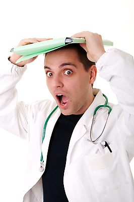 포토 JPG 해외이미지 직업 손 남자 행복 포즈 백그라운드 유니폼 청진기 성공 노동자 건강 병원 관리 한명 서기 미소 사람 성인 약 펜 의사 흰색 기록 업무 작업 자신감 긍정 돌봄 해외포토 1 옷 감정 컬러 컨셉 의학 의료기기 모션 표정 신체부위 필기구 의료진 파일형식 이미지허브