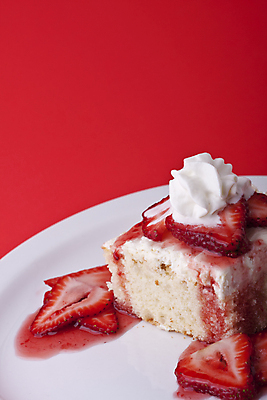 포토 JPG 해외이미지 열매 음식 과일 딸기 디저트 사람없음 빨간색 노란색 케이크 신선 달콤 맛 굽기 크림 시럽 파운드 스펀지 해외포토 식물 컬러 컨셉 돈 구이 파일형식 이미지허브