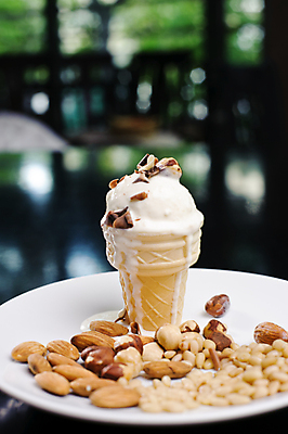 포토 JPG 해외이미지 열매 음식 과일 딸기 아이스크림 디저트 사람없음 냉동 얼음 추위 소용돌이 대접 신선 사발 달콤 매끈함 크림 맛있는 해외포토 자연요소 식물 회오리 감각 사기그릇 맛 파일형식 이미지허브