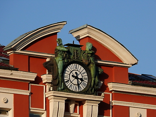 포토 JPG 해외이미지 유럽 얼굴 시계 조각 건축양식 부분 주택 사람없음 건물 빨간색 도시 불가리아 옛날 해외포토 건축물 건축 나라 컬러 신체부위 파일형식 남유럽 이미지허브