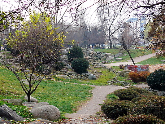 포토 JPG 해외이미지 나무 계절 공원 길 자연 새로움 사람없음 야외 초록색 불가리아 해외포토 식물 공공시설 컬러 컨셉 생태계 파일형식 남유럽 이미지허브