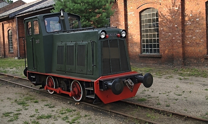 포토 JPG 해외이미지 여행 교통시설 유물 사람없음 가로 기차 역사 작음 절도 엔진 폴란드 디젤 선로 옛날 해외포토 전통 유럽 육상교통 교통 대중교통 범죄 크기 시설 파일형식 이미지허브