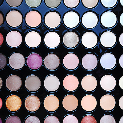 포토 JPG 해외이미지 직업 얼굴 분홍색 신체 그림자 사람없음 가로 세트 컬러풀 뷰티 유행 보라색 검은색 페인트 화장품 원형 화려 팔레트 변화 수집 제비꽃 피부관리 아이섀도 돌봄 해외포토 도형 꽃 컬러 컨셉 모션 신체부위 파일형식 이미지허브