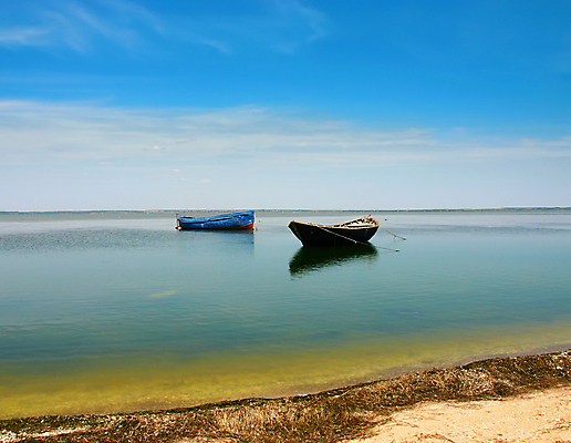 포토 JPG 해외이미지 호수 바다 자연 하늘 아침 사람없음 물 파란색 반사 평화 침묵 연못 보트 고독 매끈함 노 싱글 노젓기 줄서기 해외포토 주간 자연요소 감정 컬러 컨셉 배_교통 모션 소리 감각 생태계 선박 파일형식 이미지허브