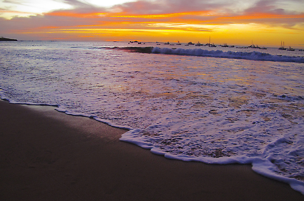 포토 JPG 해외이미지 구름 바다 분홍색 섬 오렌지 하늘 휴가 풍경 사람없음 빨간색 파란색 야자수 노란색 일몰 크루즈 열대기후 코스타리카 해외포토 자연요소 나무 컬러 배_교통 과일 노을 중앙아메리카 파일형식 이미지허브