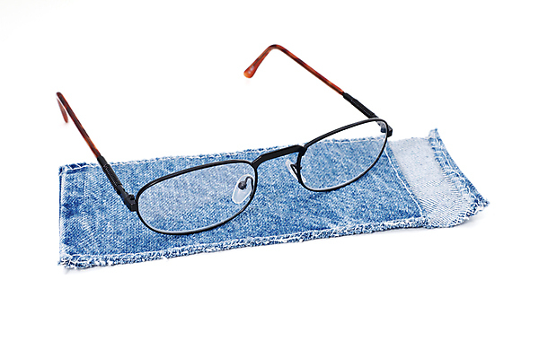 포토 JPG 해외이미지 디자인 안경 백그라운드 가방 유리 프레임 사람없음 빨간색 파란색 상자 독서 갈색 유행 검은색 흰색 청바지 직물 오픈 쌍 투명 가장자리 보호 플라스틱 천 오브젝트 질감 시력 비전 고립 광학 해외포토 잡화 컬러 컨셉 바지 재질 둘레 파일형식 이미지허브