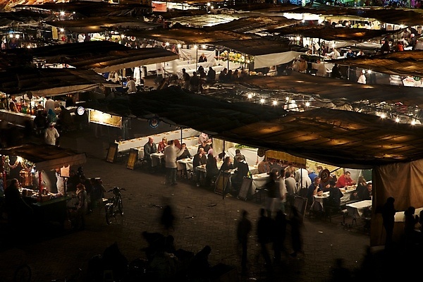 포토 JPG 해외이미지 문화 음식 여행 비즈니스 아프리카 휴가 사람 사람없음 도시풍경 식당 일몰 군중 야간 모스크 정사각형 바쁨 광장 모로코 아랍어 해외포토 자연요소 도형 나라 풍경 노을 상점 도시 이슬람교 파일형식 이미지허브