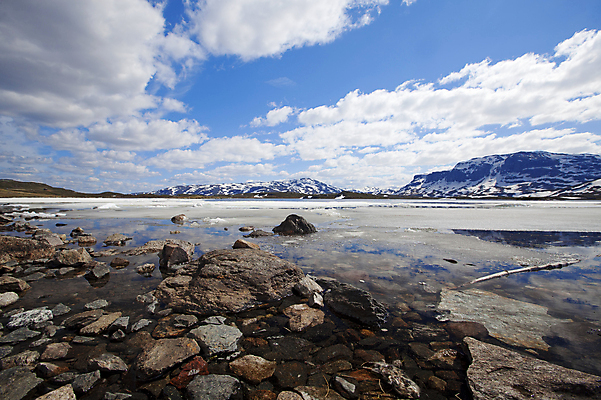 포토 JPG 해외이미지 구름 유럽 호수 바다 여행 겨울 자연 하늘 휴가 산 노르웨이 풍경 사람없음 물 여름 파란색 햇빛 태양 반사 여행객 환경 맑음 얼음 거울 하이킹 흰색 전원 순수 언덕 그림 내추럴 대칭 생태학 스칸디나비아 해외포토 자연요소 계절 교육 나라 컬러 컨셉 레저 날씨 사람 전기에너지 생태계 파일형식 이미지허브