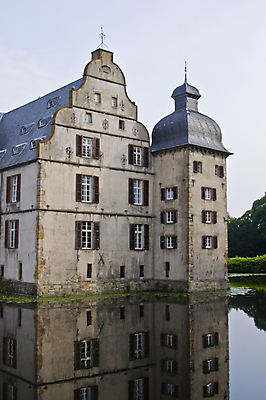 포토 JPG 해외이미지 건축양식 독일 사람없음 건물 물 반사 중세 옛날 해외포토 자연요소 건축물 건축 유럽 역사 파일형식 이미지허브