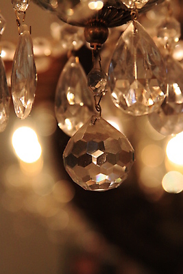 포토 JPG 해외이미지 백그라운드 전구 유리 호텔 불꽃 주택 실내 미술 사람없음 내부 장식 빛 반짝임 파티 검은색 수확 골동품 조약돌 흰색 램프 클래식 야간 크리스탈 보석 천장 샹들리에 체코 야광 고립 해외포토 자연요소 유럽 컬러 컨셉 농업 모션 재질 숙소 불 문화예술 조명 이벤트 건물 돌_바위 광석 파일형식 이미지허브