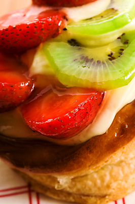 포토 JPG 해외이미지 열매 음식 백그라운드 과일 딸기 디저트 사탕 키위 요리 사람없음 장식 빨간색 바구니 케이크 식당 희망 빵집 껍질 흰색 달콤 맛 설탕 굽기 먹기 크림 푸딩 프랑스어 무스 탄수화물 페스츄리 맛있는 해외포토 식물 문자 감정 빵 컬러 컨셉 모션 상점 구이 파일형식 이미지허브