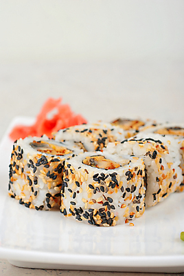 포토 JPG 해외이미지 젓가락 오이 인종 사람없음 식당 초밥 회 신선 깨 연어 롤스시 캘리포니아롤 일본음식 해외포토 음식 채소 식재료 수저 어류 사람 상점 조미료 파일형식 이미지허브