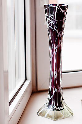 포토 JPG 해외이미지 1 디자인 패턴 창문 유리 사람없음 세로 갈색 꽃병 수확 흰색 오브젝트 좁은 얇은 옛날 해외포토 꽃 컬러 무늬 농업 재질 파일형식 이미지허브