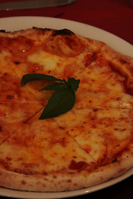 포토 JPG 해외이미지 접시 음식 빵 백그라운드 치즈 피자 건강 육류 돼지고기 요리 사람없음 식사 저녁식사 치킨 이탈리아 소고기 껍질 흰색 맛 작음 케첩 굽기 준비 반죽 칼로리 비타민 점심식사 고립 미니 서쪽 칼슘 맛있는 해외포토 식기 유럽 컬러 컨셉 식재료 유제품 패스트푸드 서양음식 소스_음식 크기 구이 방향 닭고기요리 영양소 파일형식 이미지허브