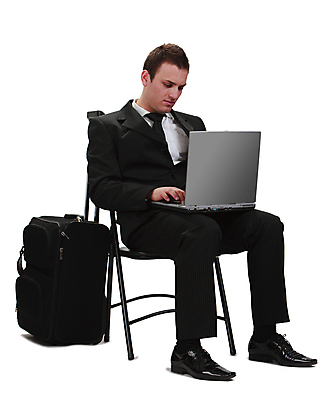 포토 JPG 해외이미지 남자 여유 여행 인터넷 비즈니스 사업가 모바일 휴식 한명 사람 앉기 성인 노트북 전자제품 컴퓨터 여행가방 공책 자료 정보 타이핑 업무 비즈니스맨 검색 바쁨 타입 재촉 해외포토 직업 1 감정 컨셉 가방 모션 문구용품 작업 직장인 파일형식 이미지허브