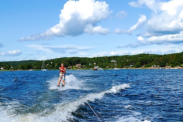 포토 JPG 해외이미지 라이프스타일 파도 바다 가족 휴가 노르웨이 한명 물 서핑 위험 시원함 즐거움 속도 스칸디나비아 해외포토 자연요소 1 감정 유럽 컨셉 관계 사람 생활 수상스포츠 파일형식 이미지허브