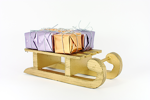 포토 JPG 해외이미지 계절 크리스마스 겨울 휴가 선물 사람없음 장식 빨간색 상자 추위 흰색 황금 썰매 고립 해외포토 기념일 컬러 파일형식 이미지허브