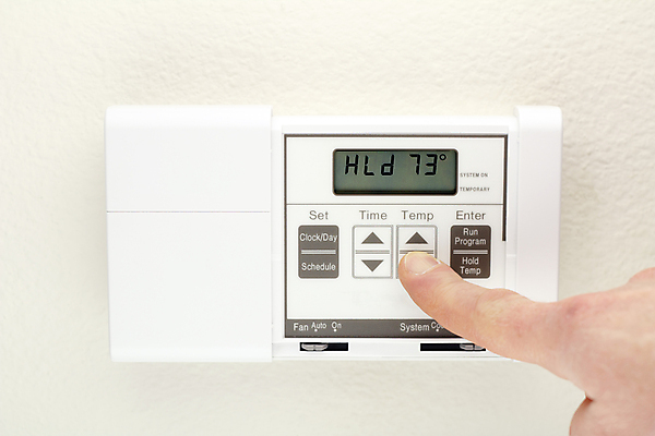 포토 JPG 해외이미지 손 벽 손가락 가정 주택 실내 사람없음 디지털 장비 에너지 추위 판넬 뜨거움 변화 온도계 회전 전자 언론 시스템 온도 스위치 조절 설정 자동 제어 안락 해외포토 컨셉 내부 건물 신체부위 파일형식 이미지허브