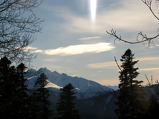 포토 JPG 해외이미지 식물 구름 유럽 여행 겨울 자연 하늘 풍경 사람없음 목재 뷰티 등산 소나무 정상 러시아 암초 절정 해외포토 자연요소 나무 계절 나라 재료 트래킹 생태계 파일형식 이미지허브