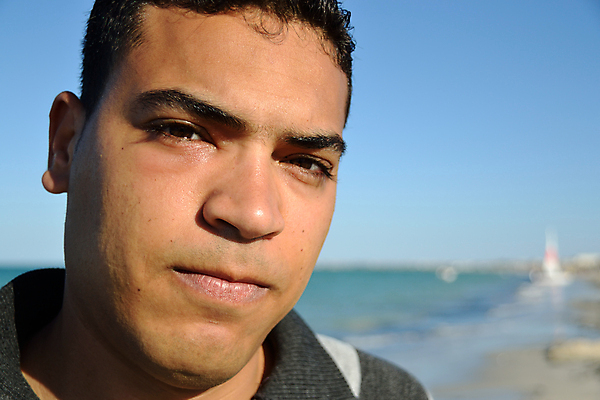 포토 JPG 해외이미지 전통 응시 남자 감정 종교 문화 얼굴 아프리카 한명 사람 성인 분노 표현 좌절 위험 이슬람교 동쪽 나쁜 혁명 공격적 아랍어 튀니지 항의 표현성 해외포토 1 시선 나라 컨셉 신체부위 방향 파일형식 이미지허브