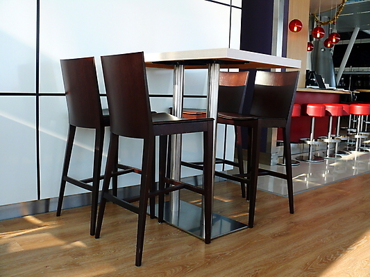 포토 JPG 해외이미지 디자인 가구 백그라운드 의자 탁자 휴식 앉기 사람없음 내부 목재 장식 갈색 유행 카페 흰색 오브젝트 스타일 안락 해외포토 나무 컬러 생활용품 컨셉 재료 모션 상점 파일형식 이미지허브