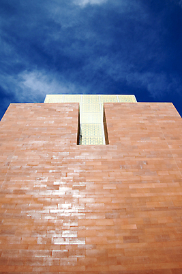 포토 JPG 해외이미지 디자인 외관 벽 건축양식 창문 유리 하늘 벽돌 사람없음 야외 건물 빨간색 파란색 재산 벽돌담 해외포토 건축물 건축 컬러 재질 금융 담장 파일형식 이미지허브