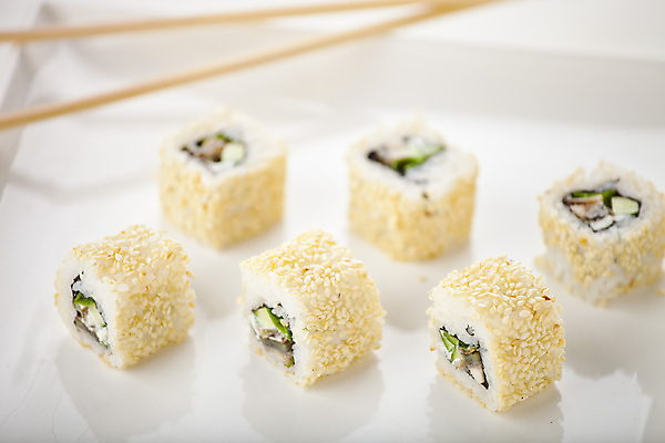 포토 JPG 해외이미지 전통 접시 문화 음식 다이어트 채소 탁자 밥 치즈 육류 어류 요리 동양인 사람없음 일본 초밥 두루마리 먹기 해산물 묘사 반죽 깨 식품점 솔깃 맛있는 해외포토 식기 아시아 가구 식재료 모션 유제품 건강 인종 상점 수중동물 조미료 일본음식 파일형식 이미지허브