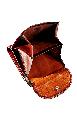 포토 JPG 해외이미지 응시 백그라운드 돈 가방 비즈니스 사람 사람없음 책 금융 경제 쇼핑 달러 검은색 공백 저축 핸드백 흰색 잡기 업무 지갑 변화 주머니 가난 가죽 기아 검색 결제 파산 고립 예산 위기 해외포토 시선 잡화 컬러 컨셉 모션 작업 재산 사회이슈 파일형식 이미지허브