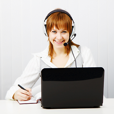 포토 JPG 해외이미지 백인 학생 여자 행복 얼굴 백그라운드 인터넷 비즈니스 통신 대화 한명 사람 성인 노트북 스마트폰 컴퓨터 사무실 뷰티 헤드폰 공책 흰색 표현 기록 업무 센터 마이크 서비스 상담 텔레마케팅 부름 온라인 운영자 지원 헬프 해외포토 서양인 1 감정 컬러 음향기기 모션 문구용품 말하기 신체부위 전자제품 핸드폰 스마트기기 작업 도움 서비스업 파일형식 이미지허브