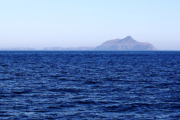 포토 JPG 해외이미지 공원 섬 여행 자연 하늘 해변 사람없음 야외 물 여행객 미국 절벽 안개 보트 캘리포니아 태평양 멀리 서쪽 전국 채널 파라다이스 혼자 해외포토 자연요소 공공시설 바다 북아메리카 배_교통 날씨 사람 방향 생태계 파일형식 이미지허브