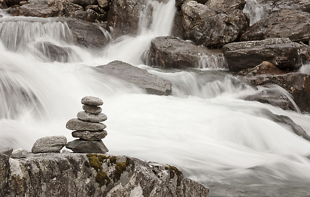 포토 JPG 해외이미지 선 여행 컨셉 자연 휴식 건강 이끼 풍경 사람없음 야외 초록색 물 여름 강 갈색 쌓기 정원 일본 스파 화목 침묵 고요 회색 조약돌 바위 전원 개울 심볼 명상 피라미드 심플 테라피 흙더미 내추럴 돌무덤 지질학 해외포토 자연요소 건축물 계절 교육 아시아 컬러 모션 뷰티 소리 흙 돌_바위 무덤 전기에너지 생태계 랜드마크 파일형식 더미 이미지허브