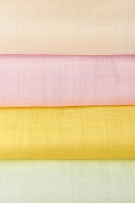 포토 JPG 스튜디오촬영 한국전통 분홍색 백그라운드 실내 사람없음 하이앵글 노란색 직물 천 배열 모시 질감 겹침 베이지색 원단샘플 국내포토 전통 뷰포인트 컬러 한국 내부 파일형식