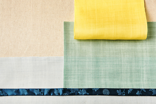 포토 JPG 스튜디오촬영 한국전통 백그라운드 실내 사람없음 하이앵글 컬러풀 전통무늬 직물 천 배열 모시 질감 겹침 원단샘플 국내포토 전통 뷰포인트 컬러 무늬 한국 내부 파일형식