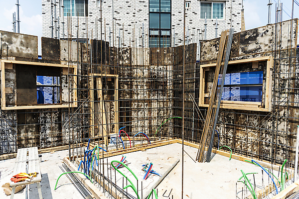 포토 주간 공사 사람없음 야외 건설현장 건축자재 철근 공사중 건설자재 공사판 재개발 재건축 주택공사현장 철근구조물 국내포토 자연요소 건축 건설업 구조물 파일형식