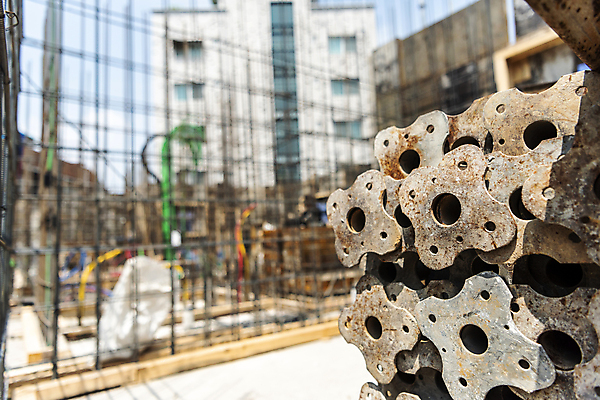 포토 JPG 주간 공사 사람없음 야외 아웃포커스 건설현장 건축자재 공사중 건설자재 공사판 재개발 재건축 주택공사현장 철제 철조물 국내포토 자연요소 건축 건설업 촬영기법 파일형식